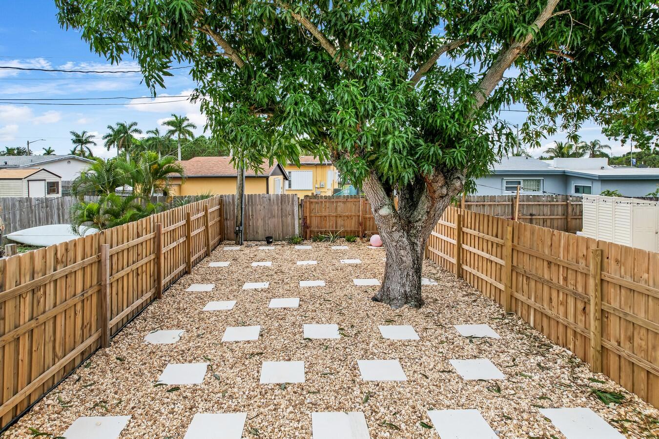 526 W Perry Street A, Lantana