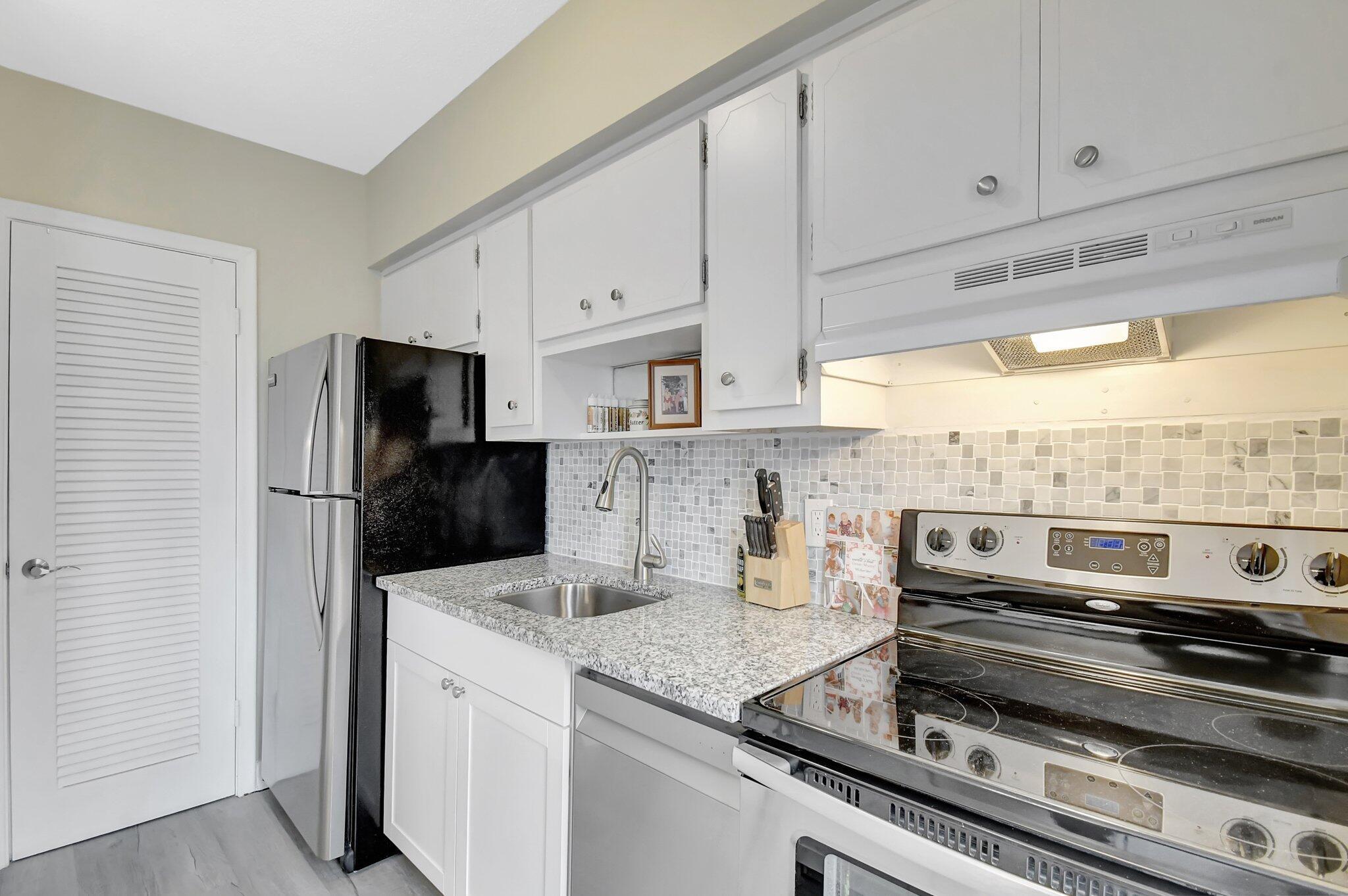 2131 NE 42nd Court 107e