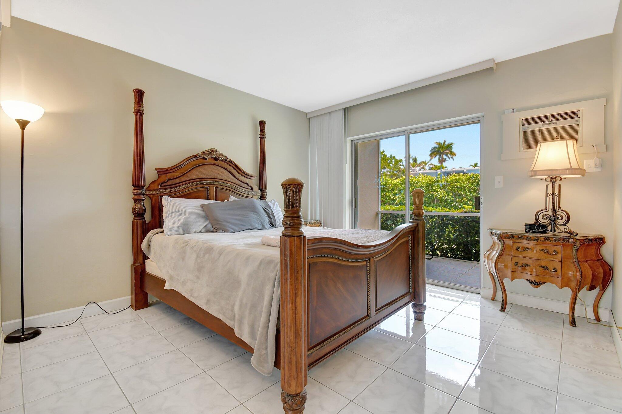 2131 NE 42nd Court 107e