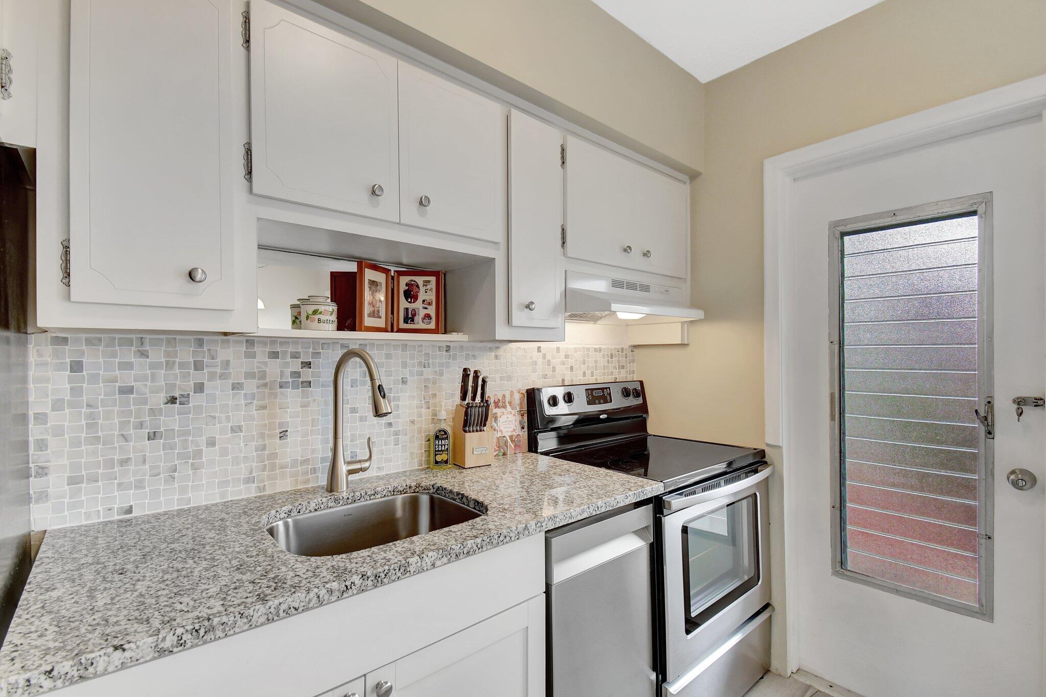 2131 NE 42nd Court 107e