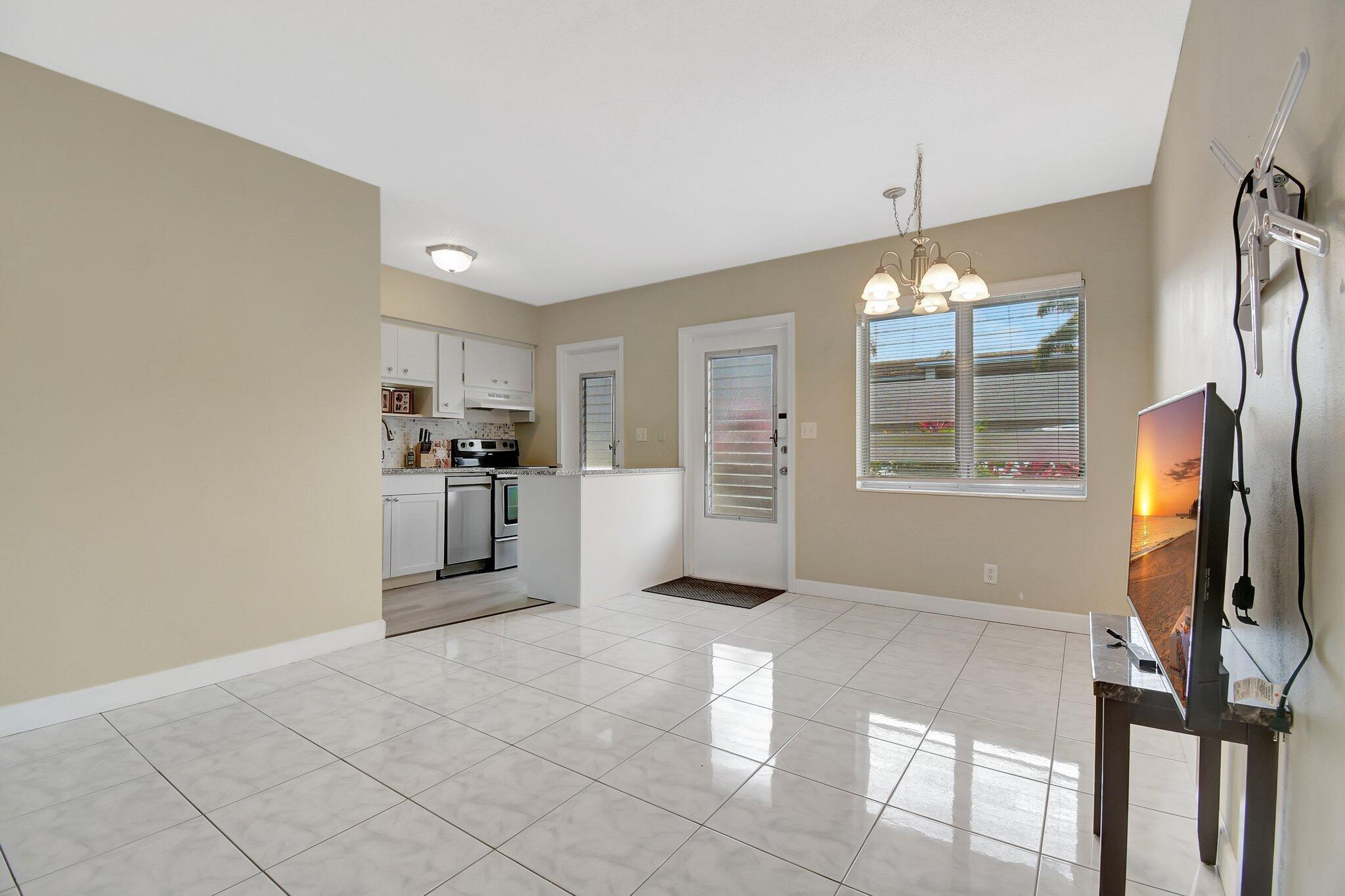 2131 NE 42nd Court 107e