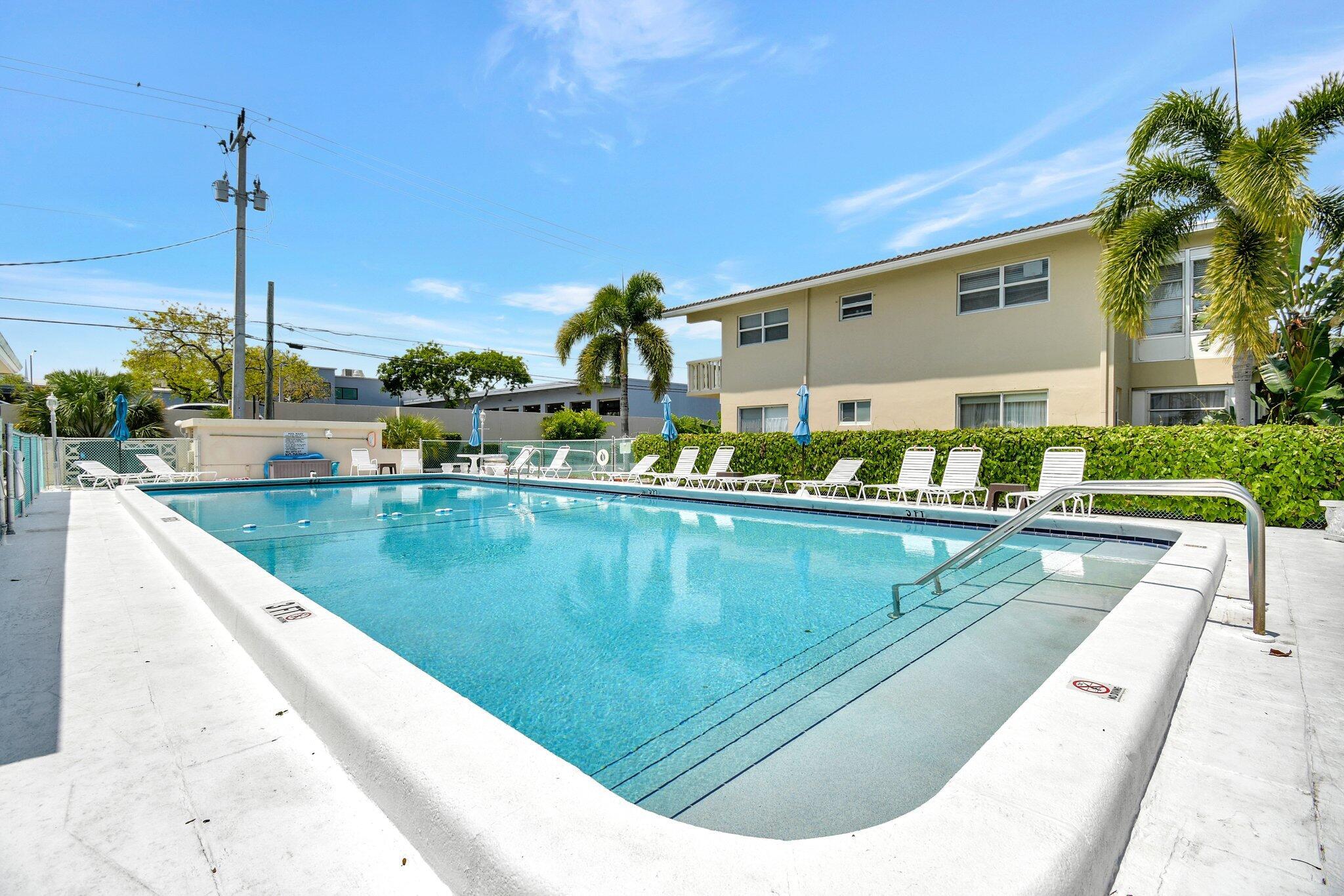 2131 NE 42nd Court 107e