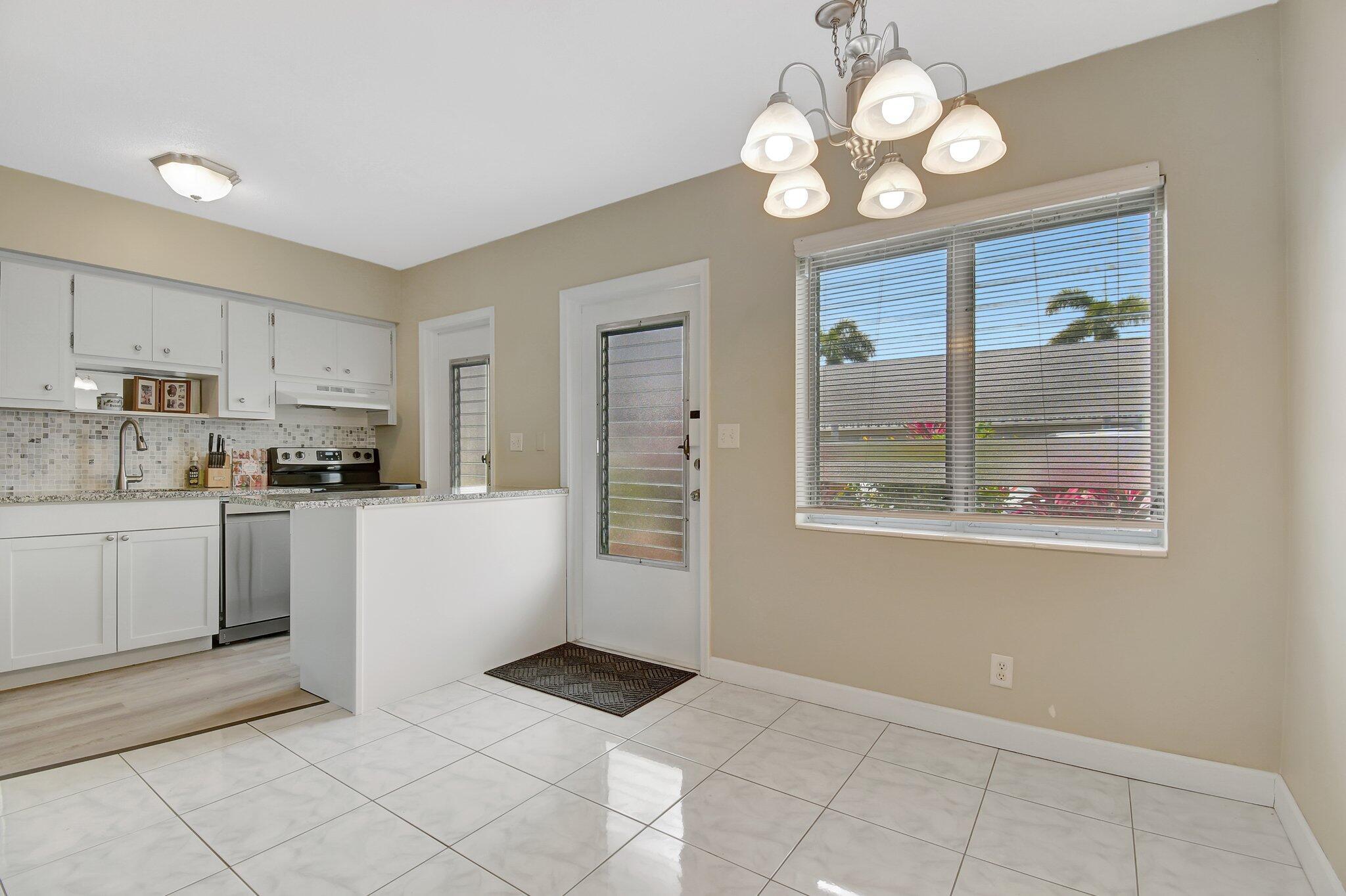 2131 NE 42nd Court 107e