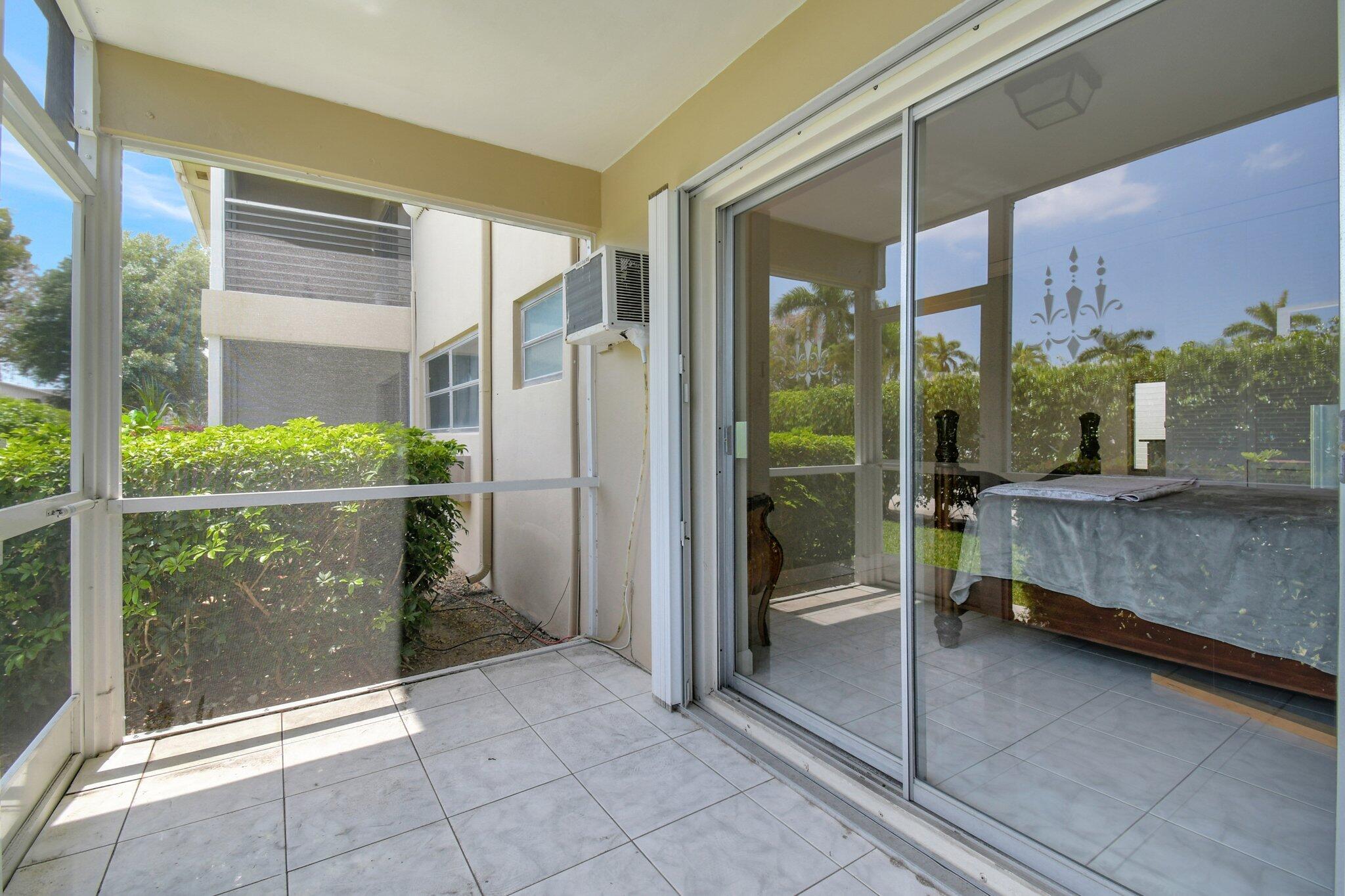 2131 NE 42nd Court 107e