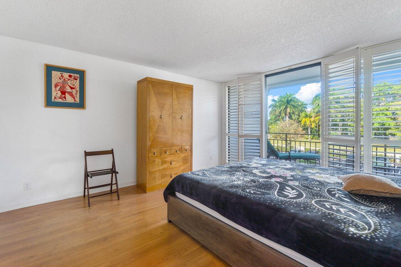 1500 Presidential Way 204