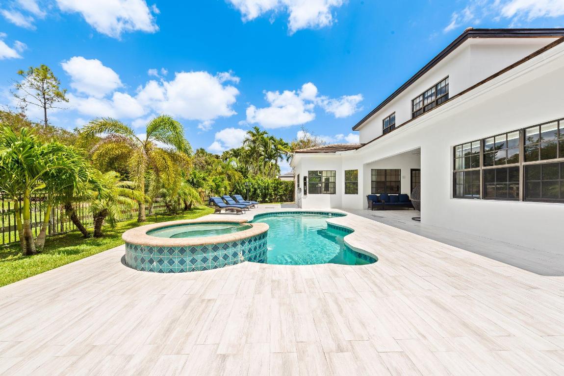 10471 Majestic Trail