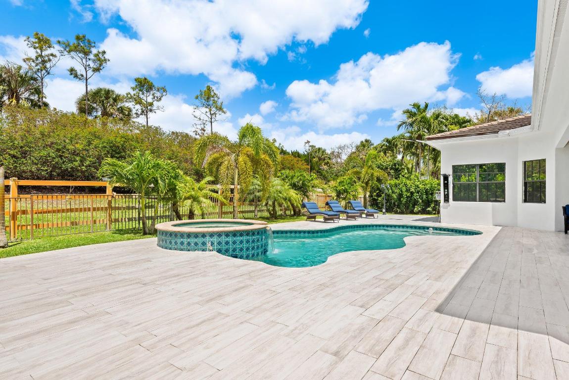 10471 Majestic Trail