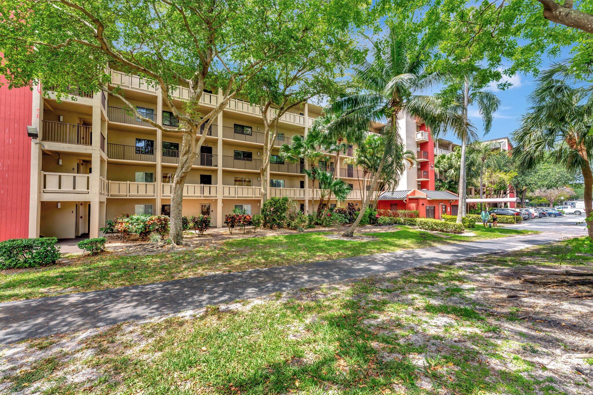 2208 S Cypress Bend Drive 103, Pompano Beach Unit: 103