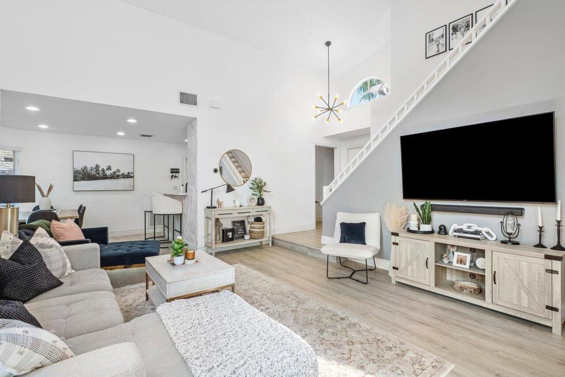 5120 Coronado Ridge