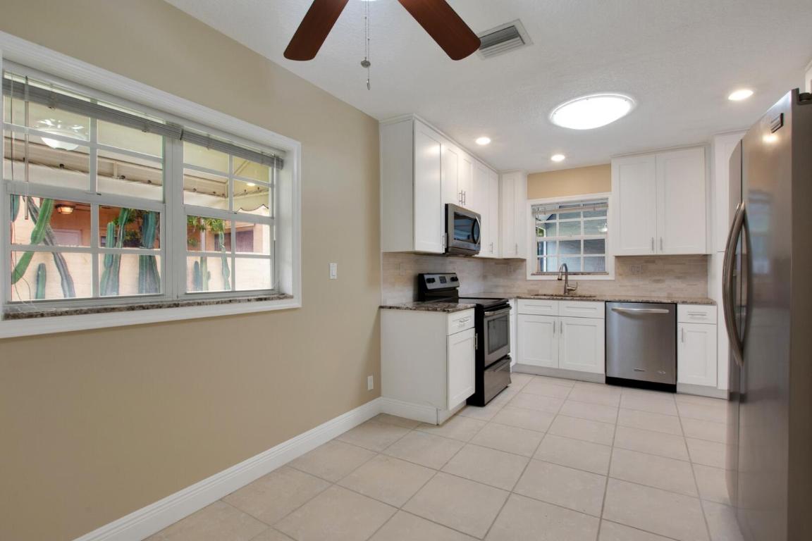 800 NW 22nd Court, Delray Beach