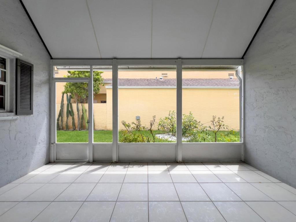 800 NW 22nd Court, Delray Beach