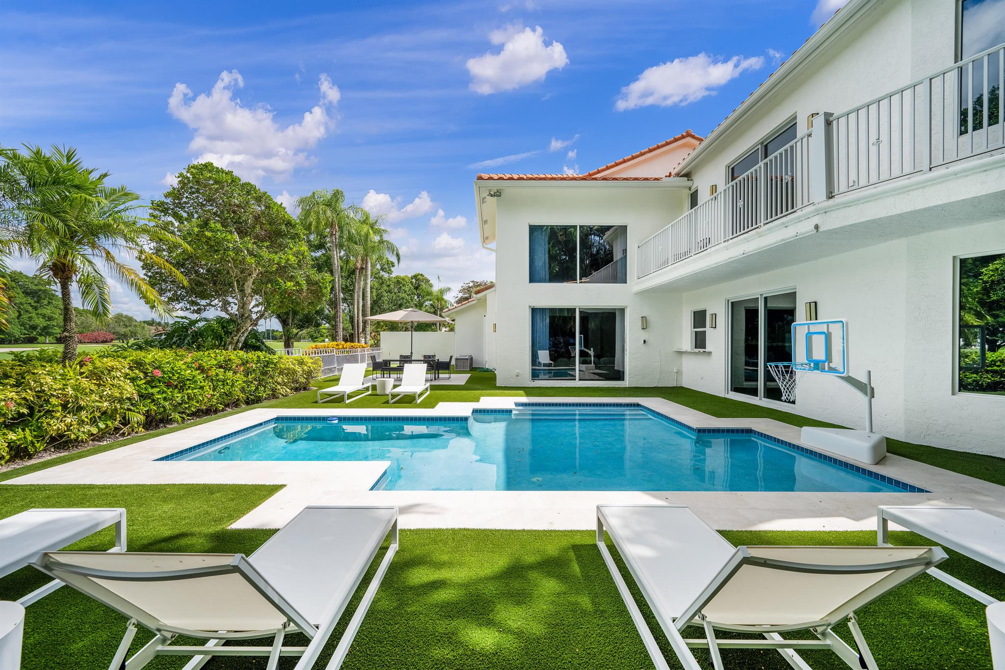 5607 NW 24th Terrace