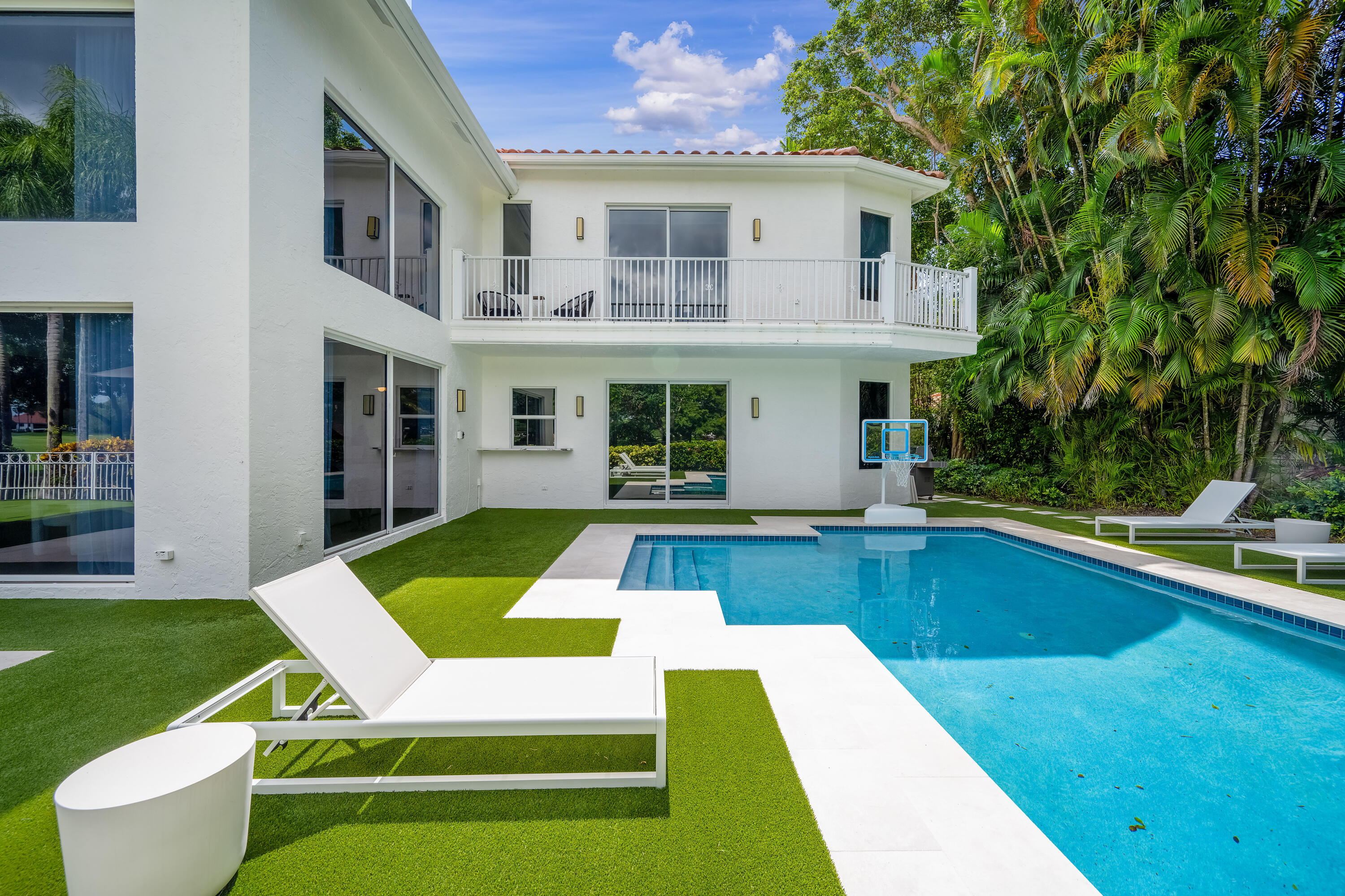 5607 NW 24th Terrace