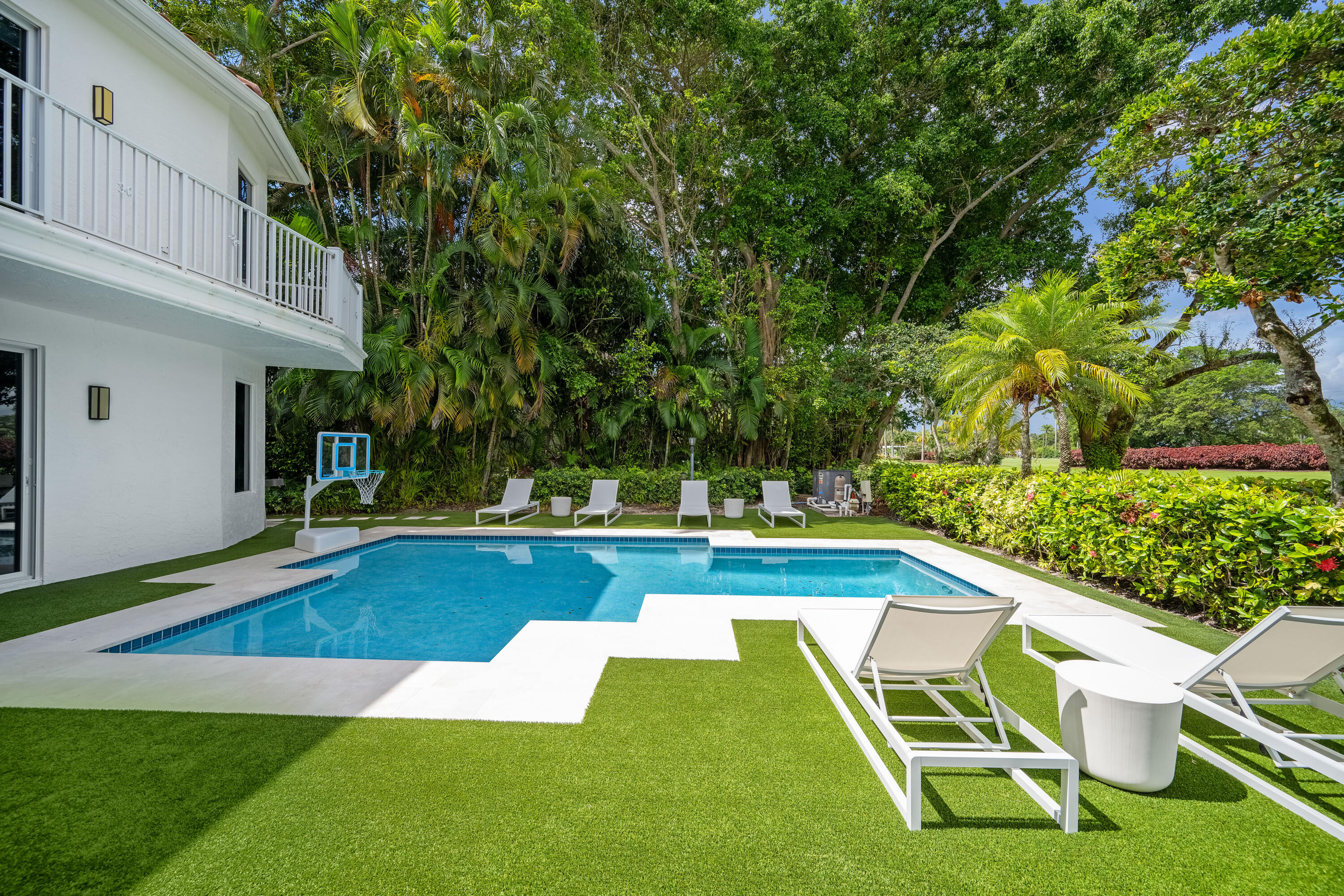 5607 NW 24th Terrace