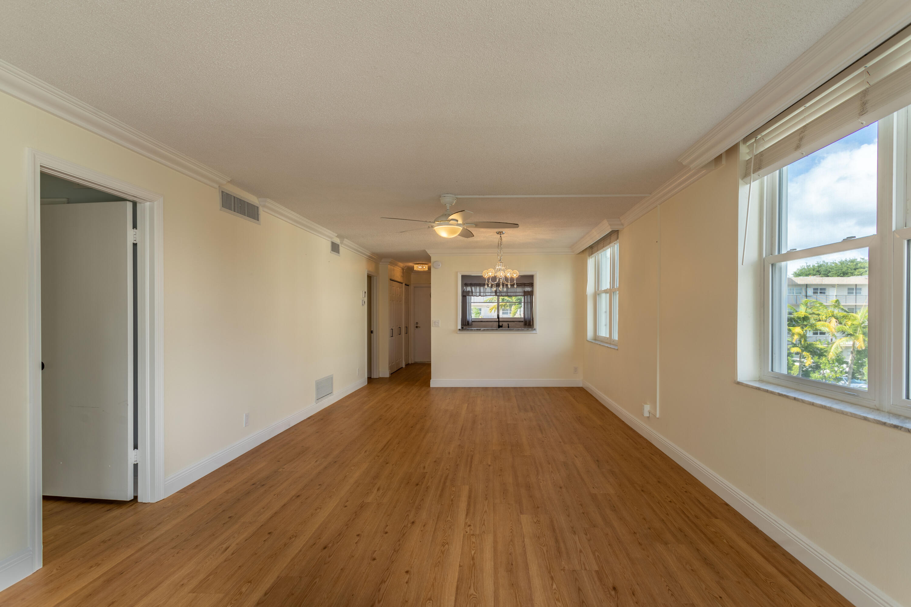 2012 S Federal Highway 301