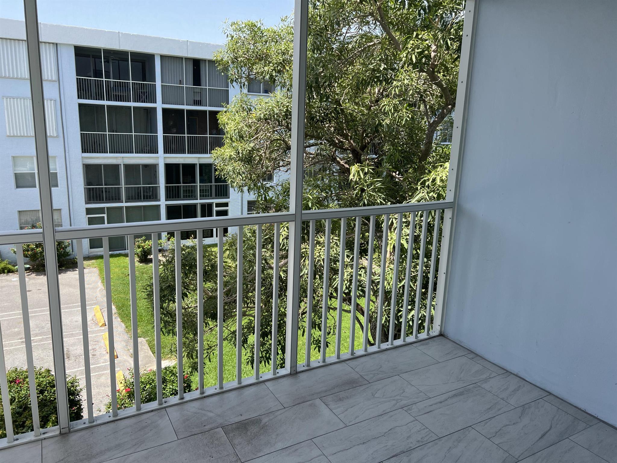 2012 S Federal Highway 301