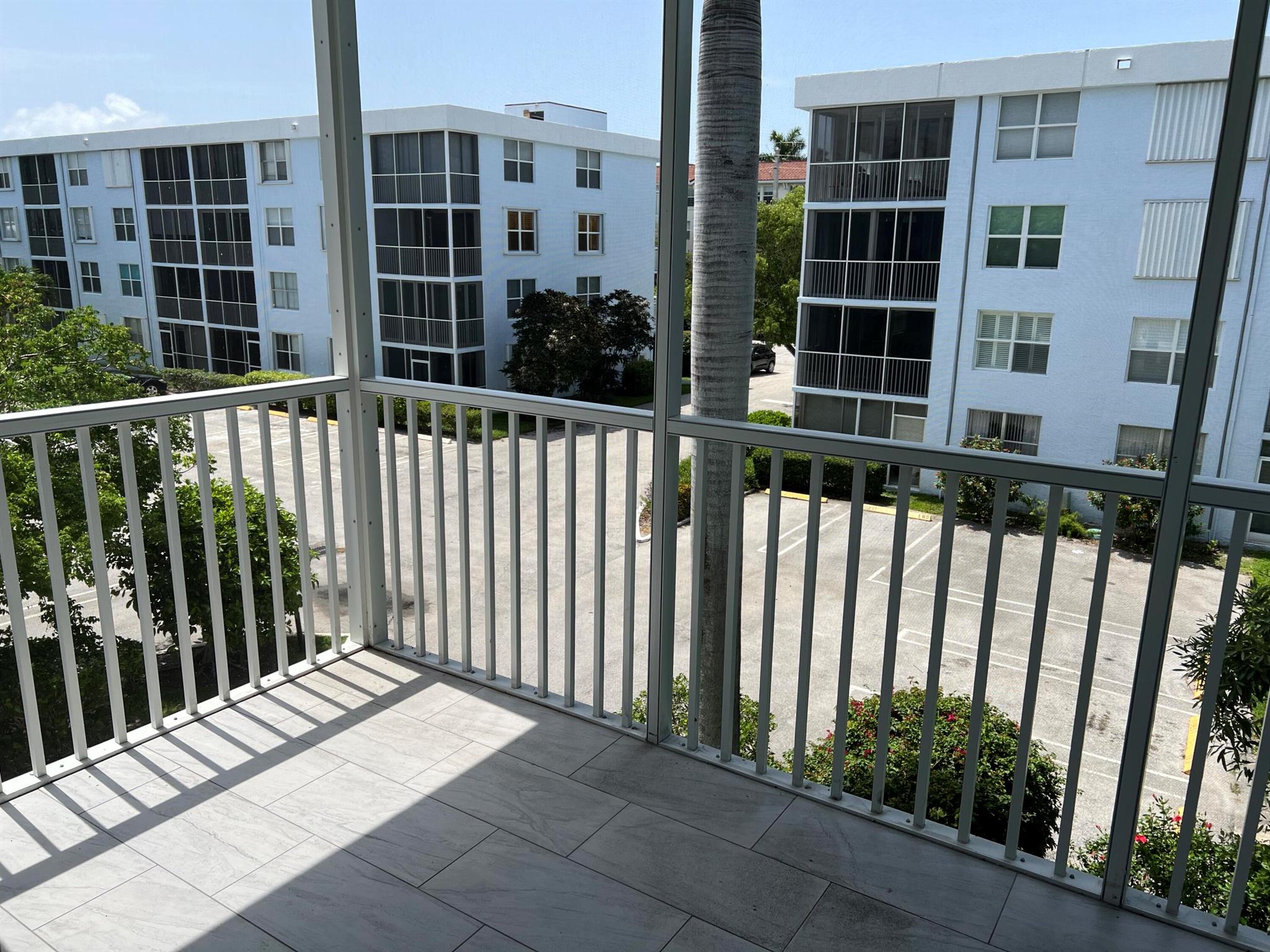 2012 S Federal Highway 301