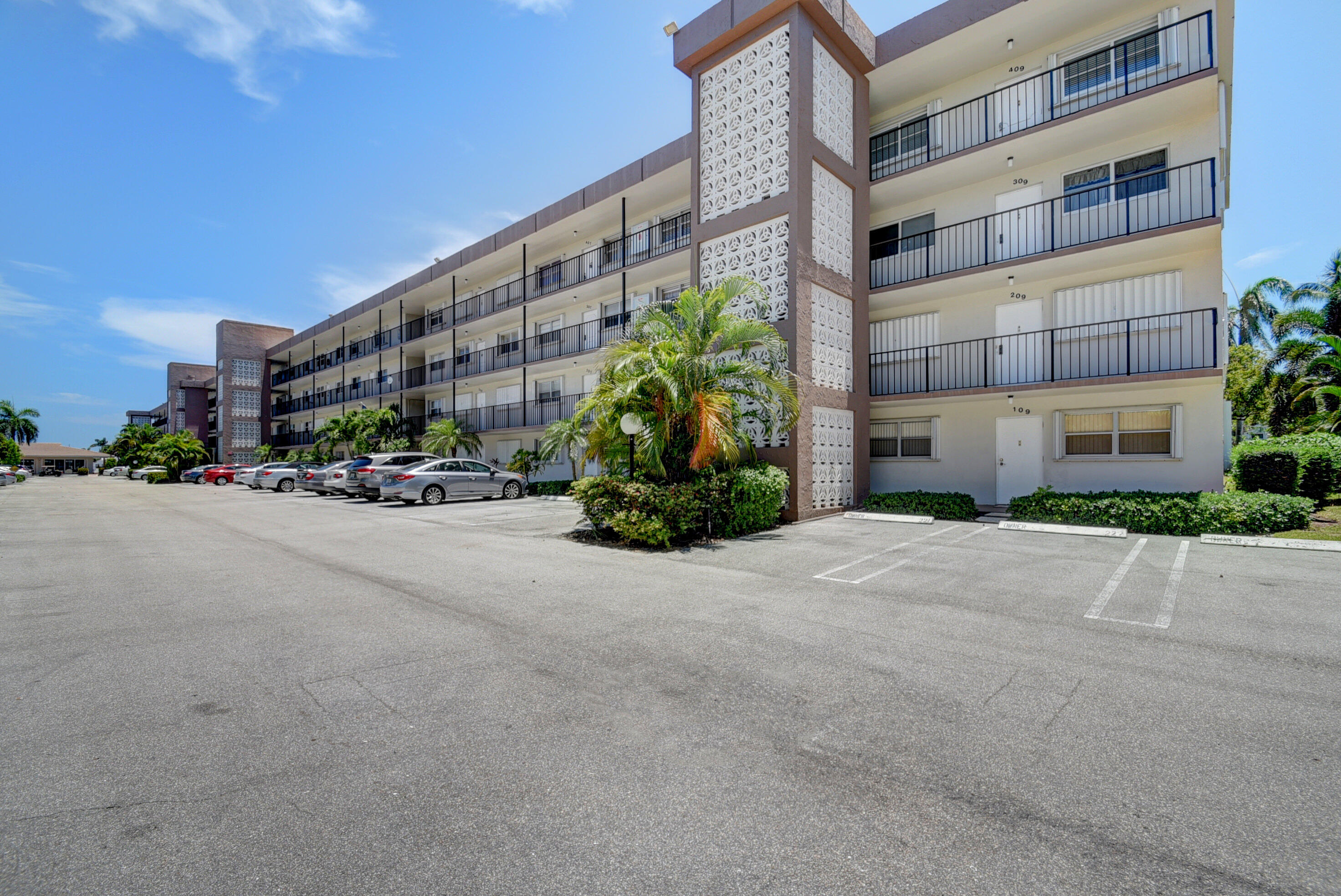 2012 S Federal Highway 301