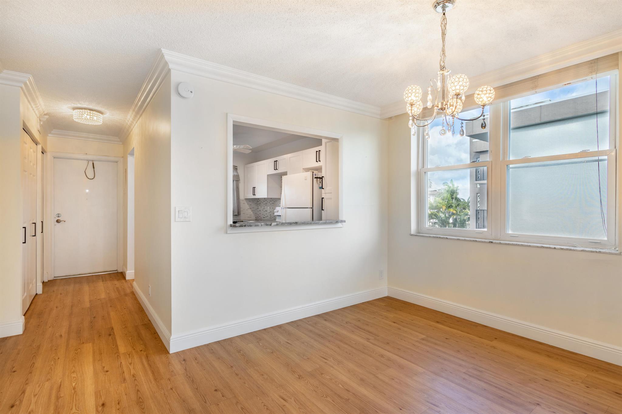 2012 S Federal Highway 301