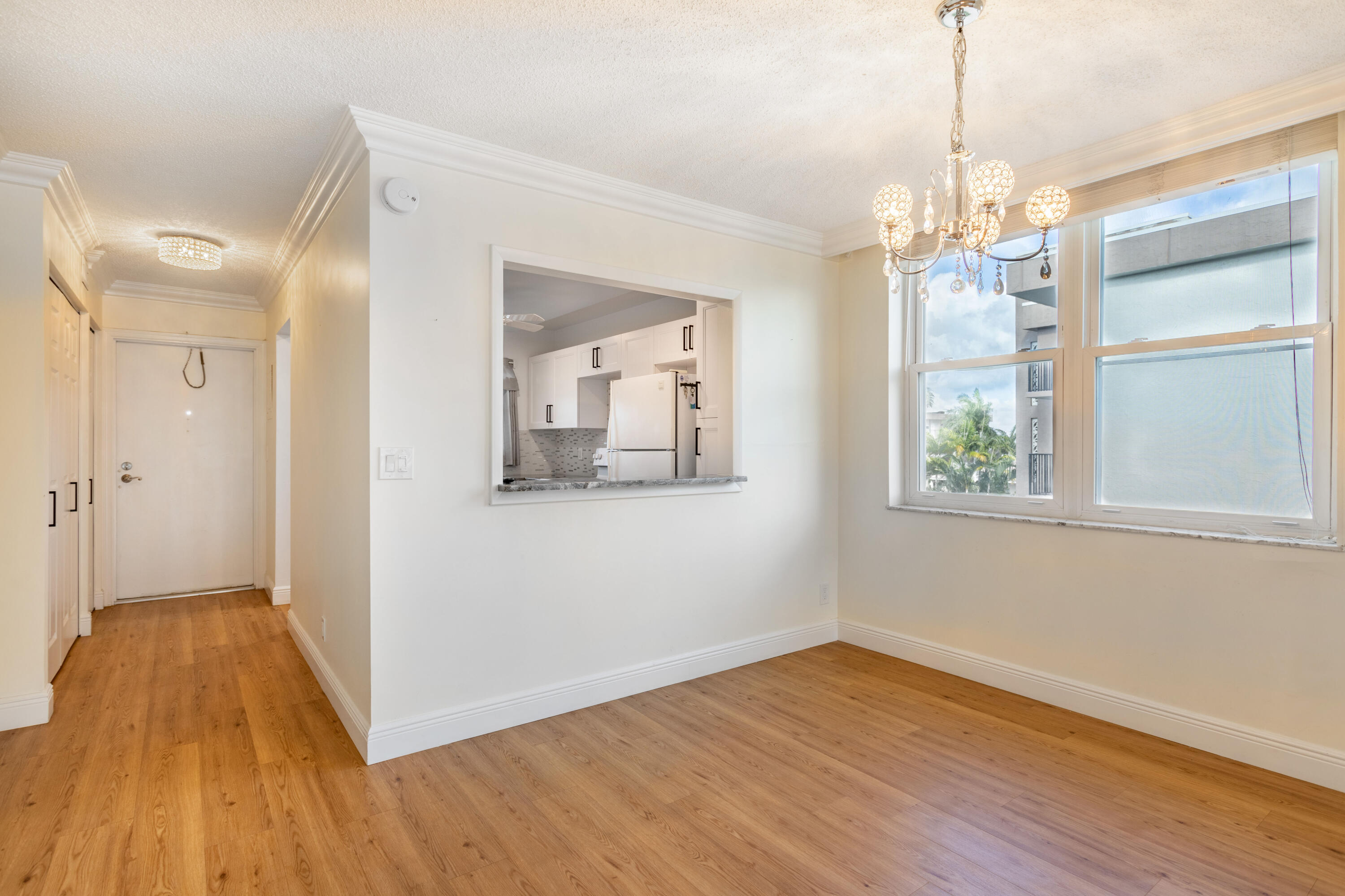 2012 S Federal Highway 301