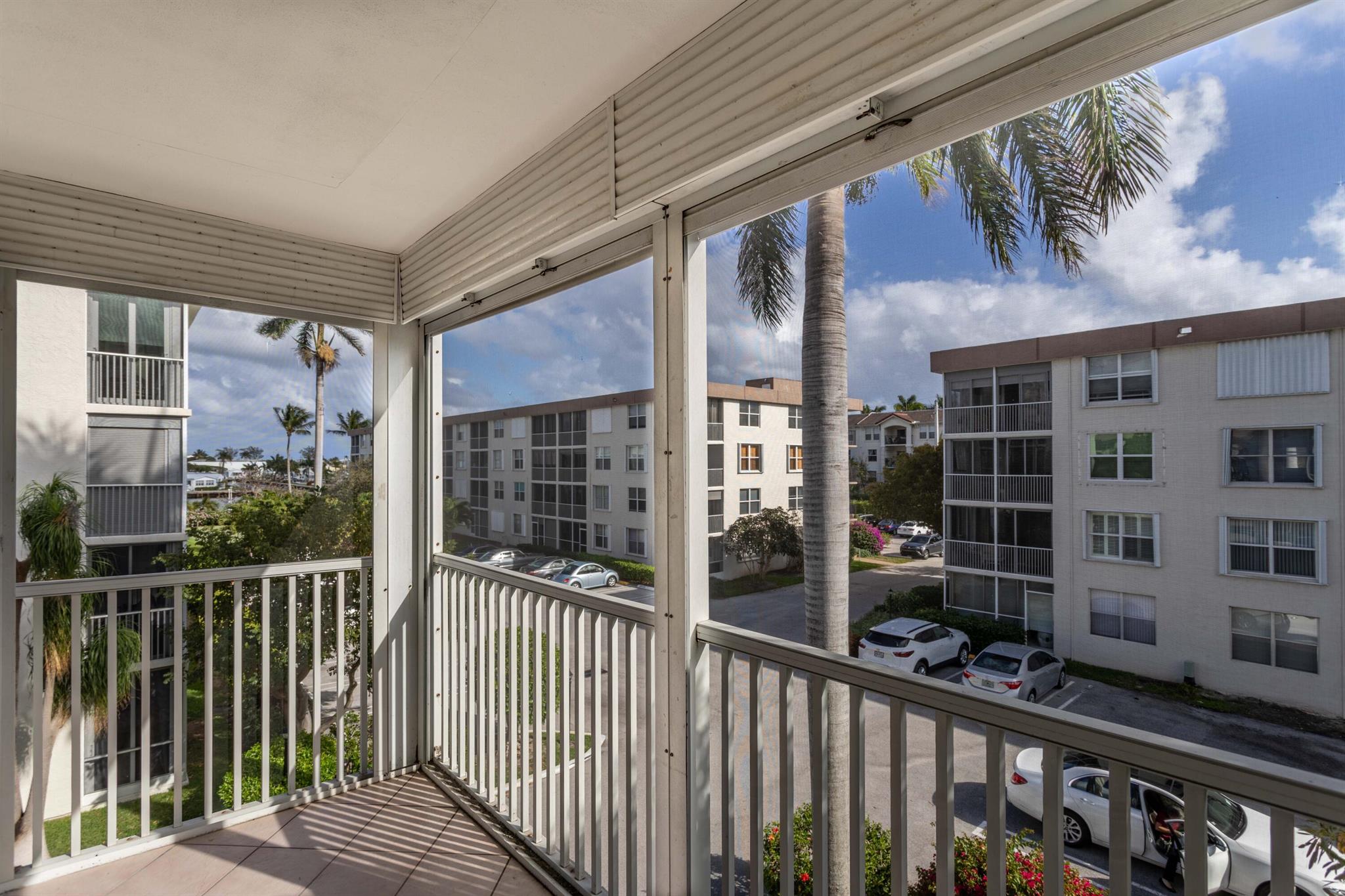 2012 S Federal Highway 301