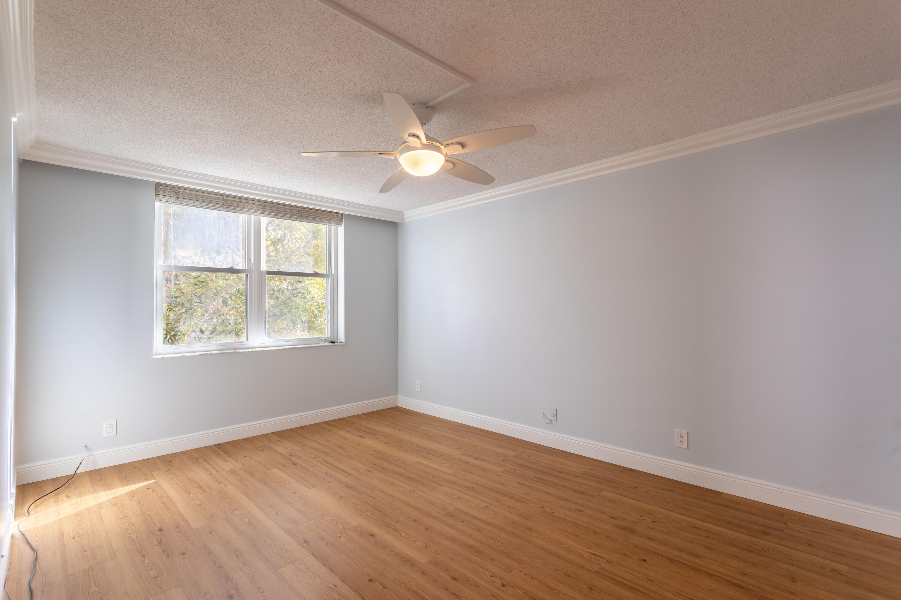 2012 S Federal Highway 301