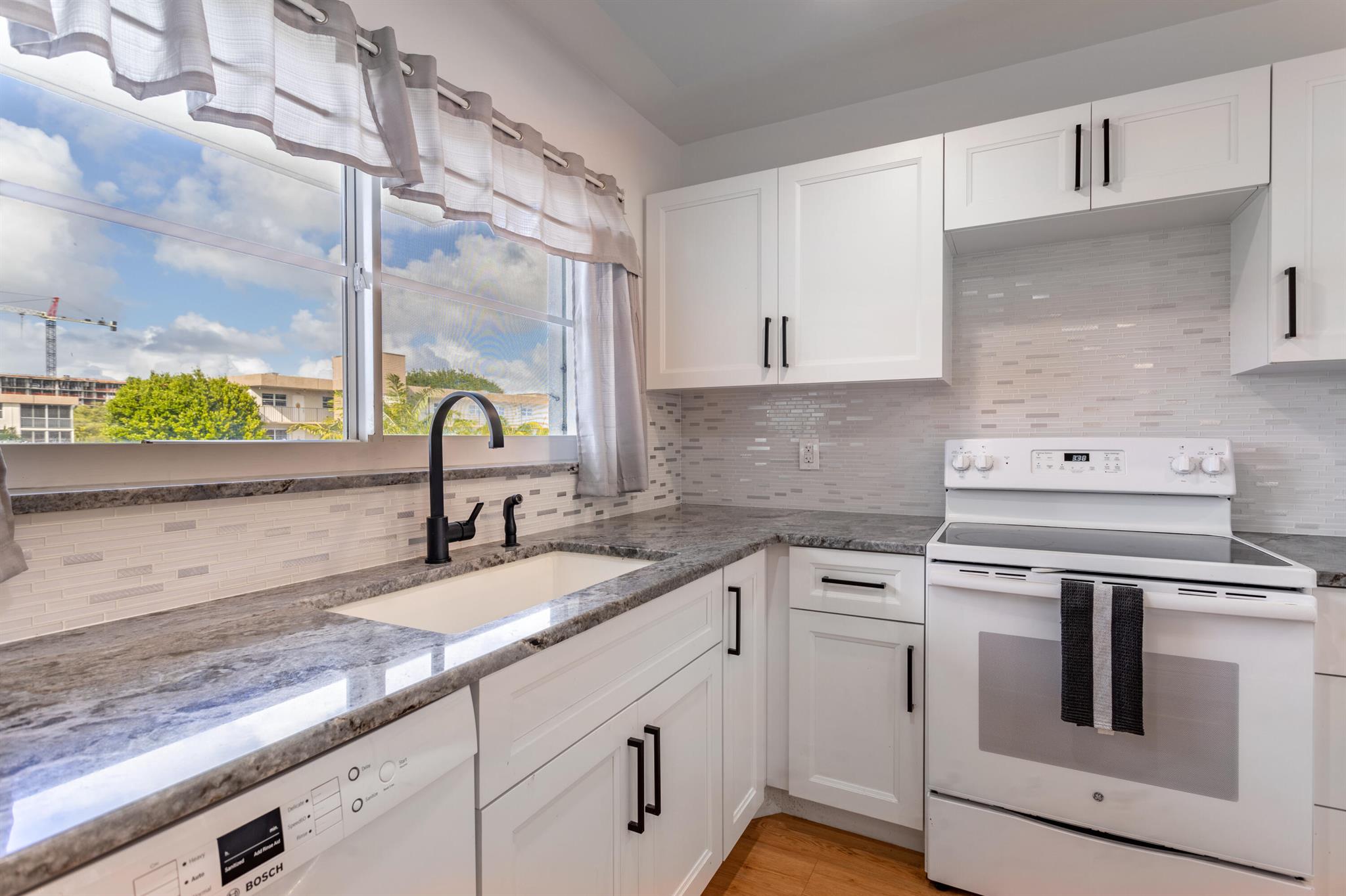 2012 S Federal Highway 301