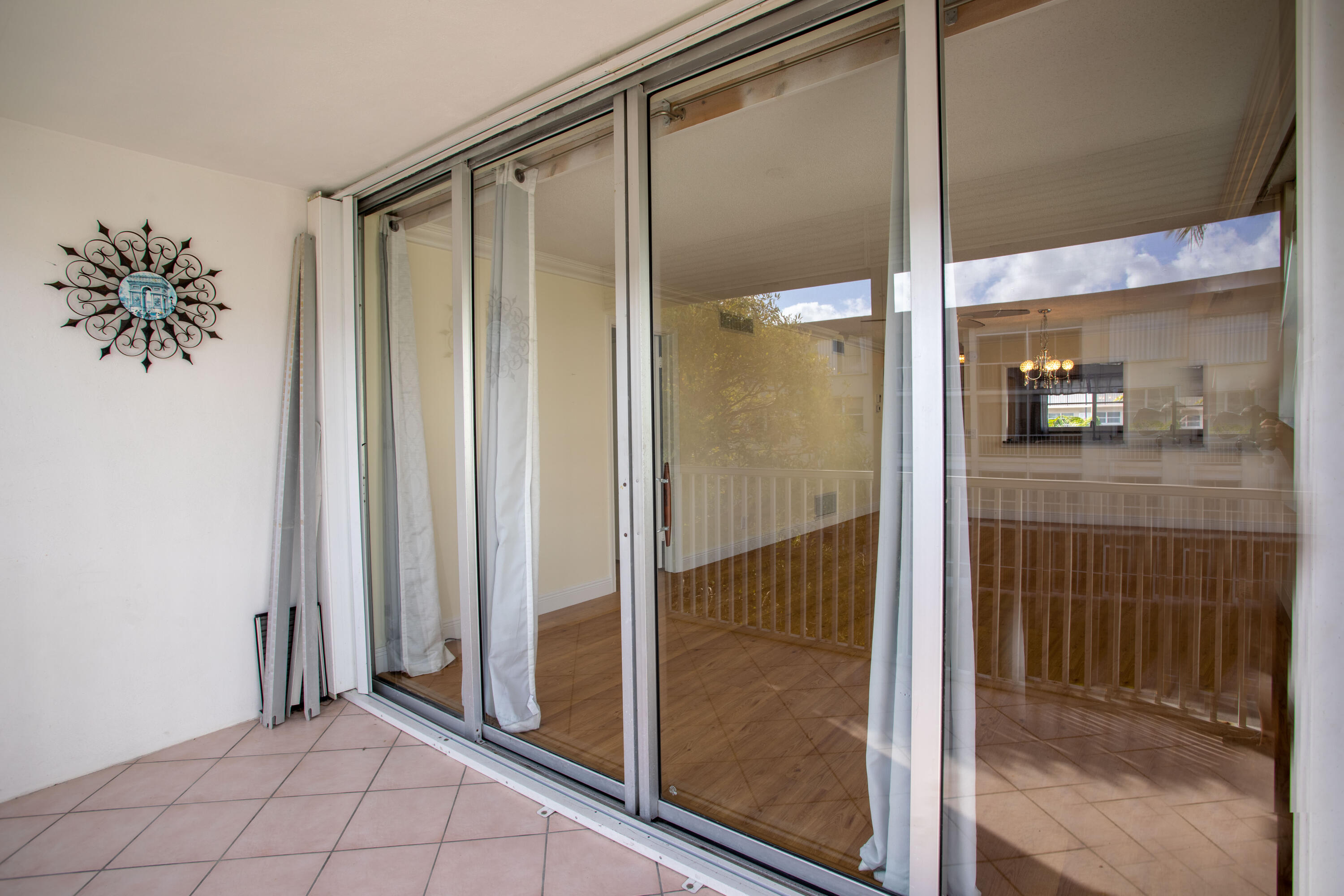 2012 S Federal Highway 301