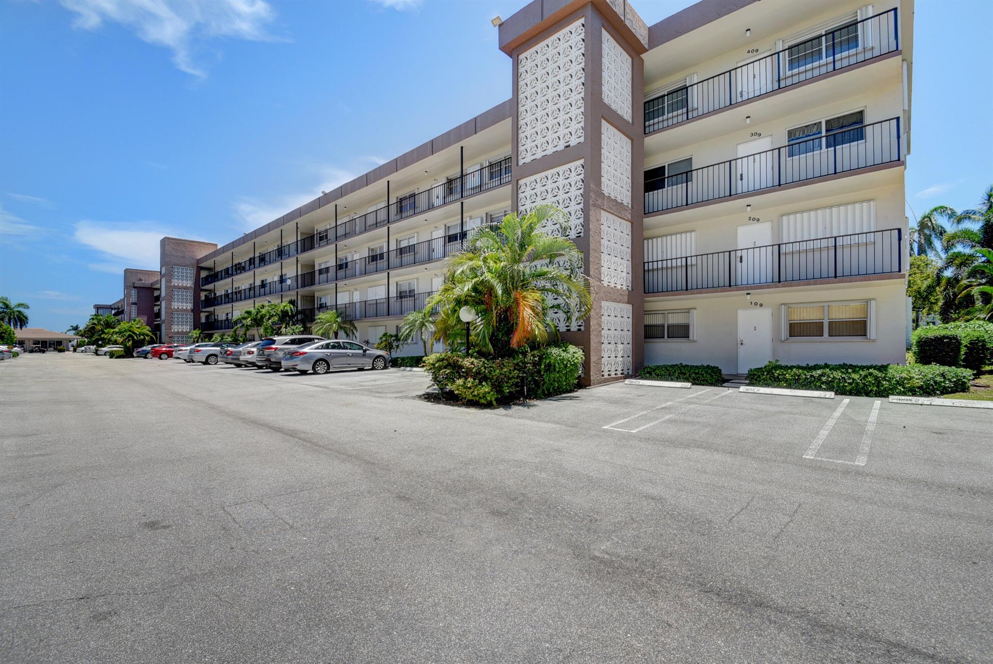 2012 S Federal Highway 301