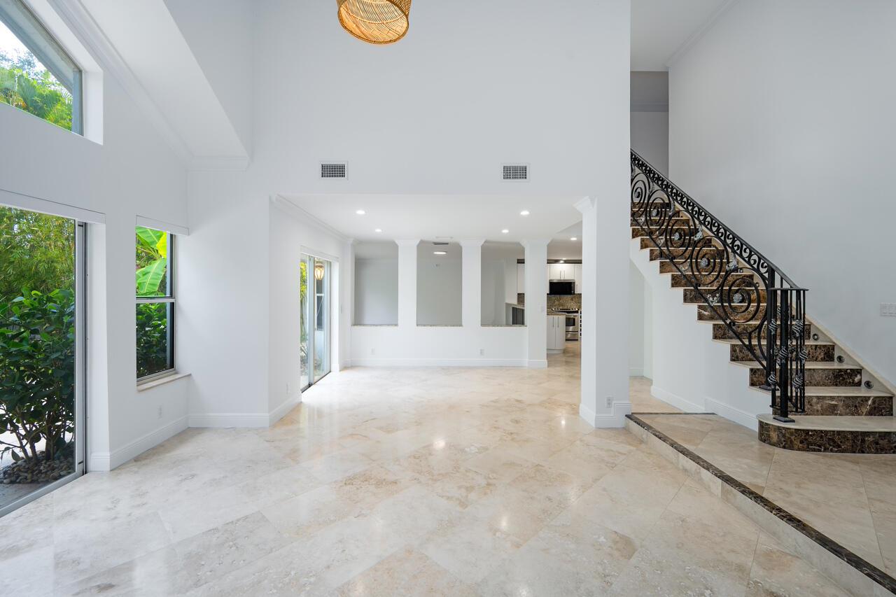 2075 NW 52nd Street