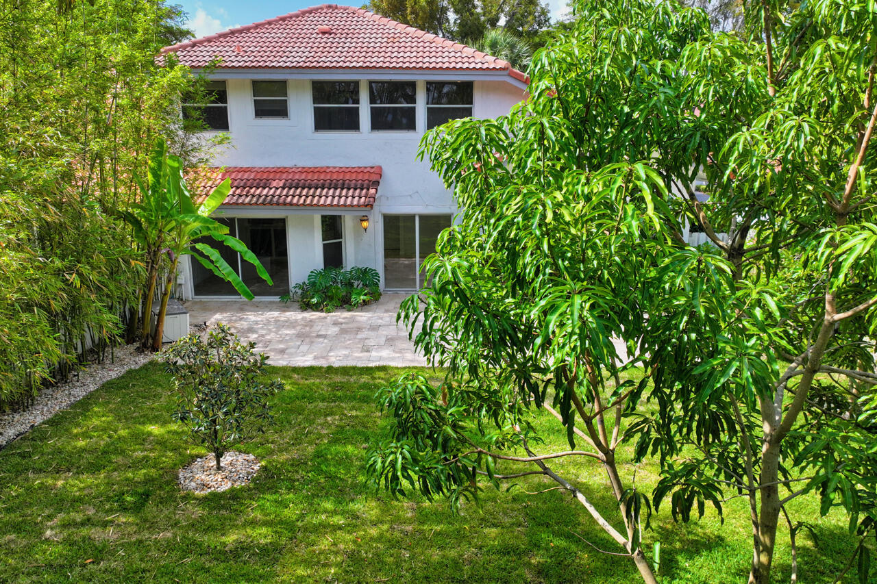 2075 NW 52nd Street