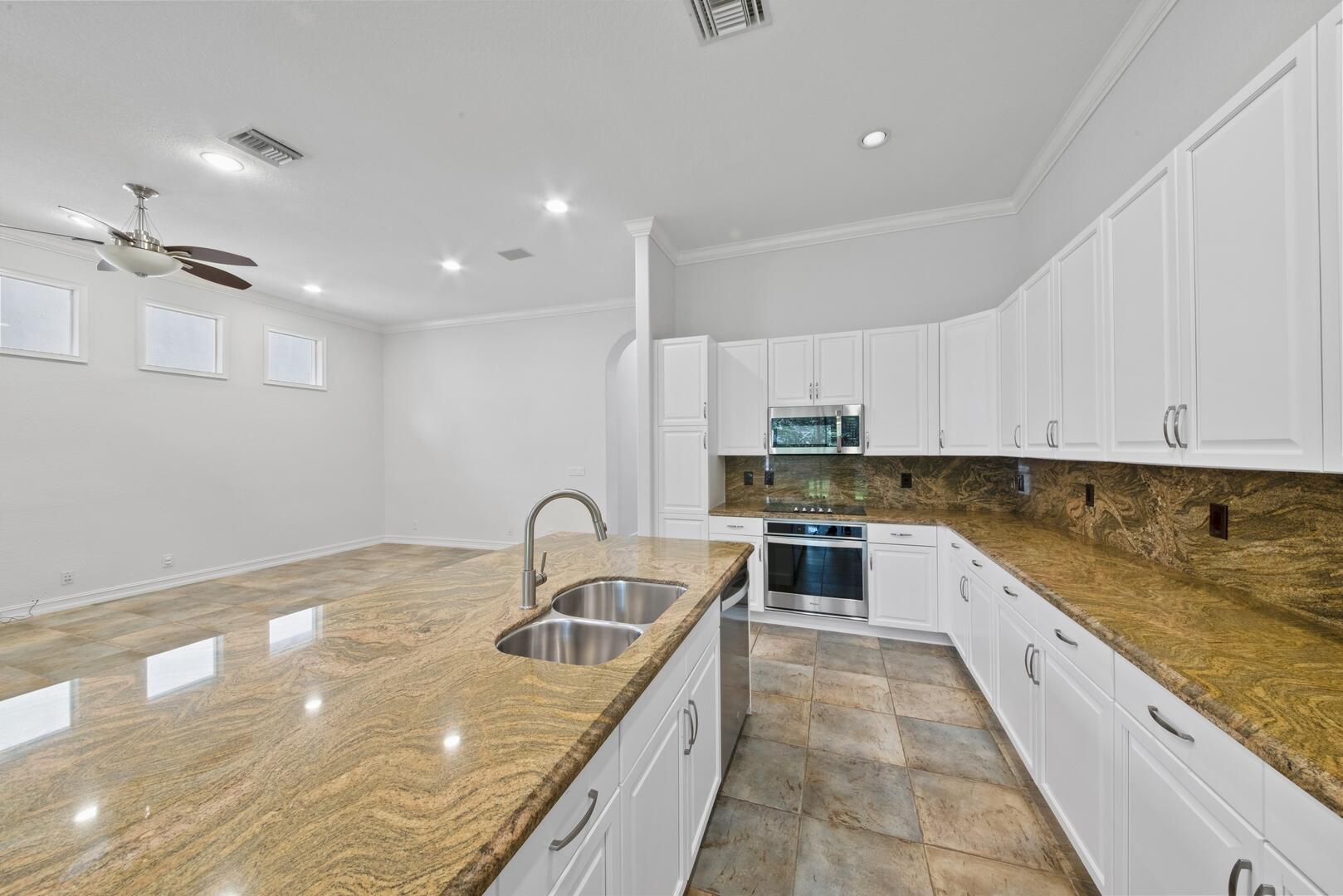 12520 NW 79th Manor