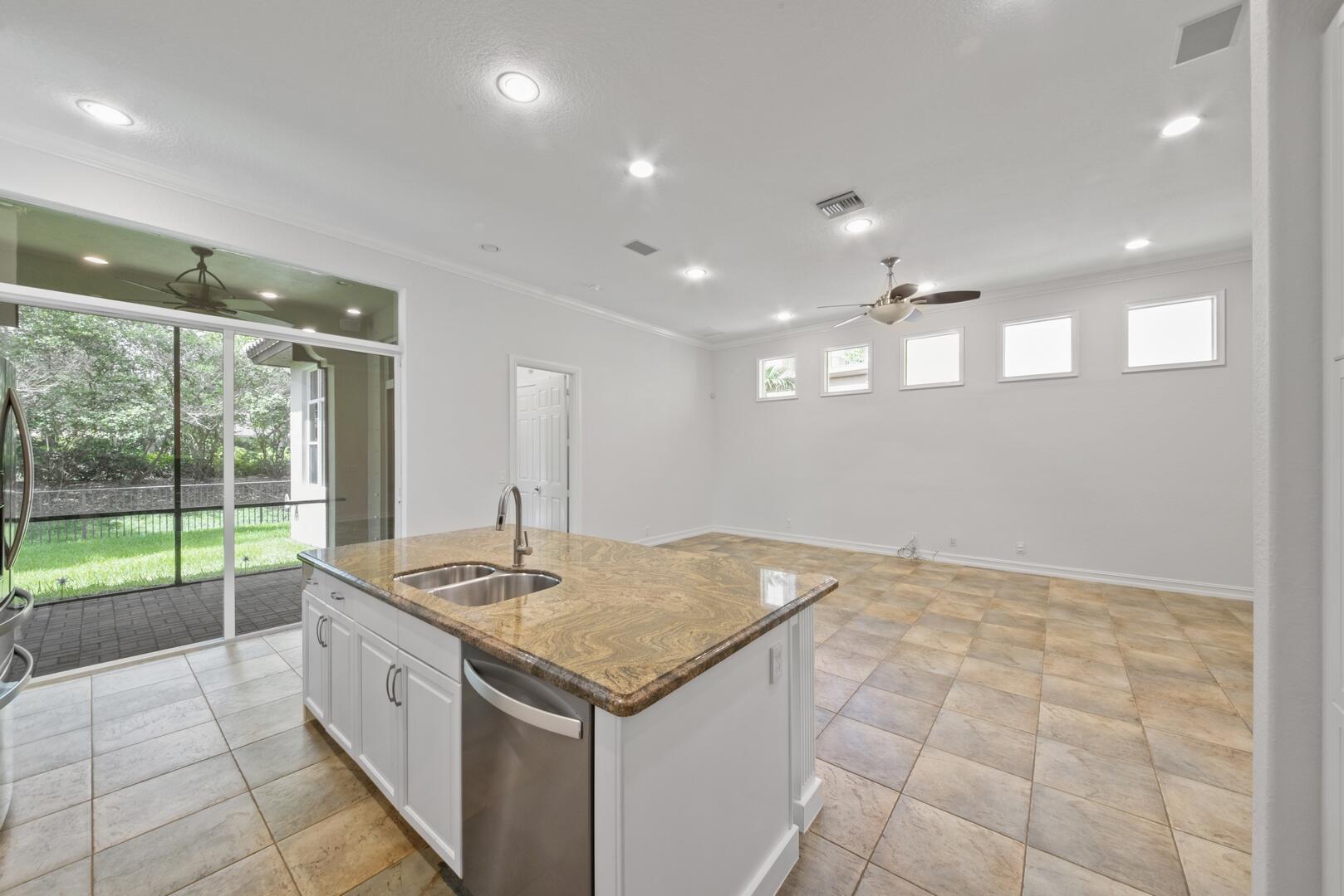 12520 NW 79th Manor