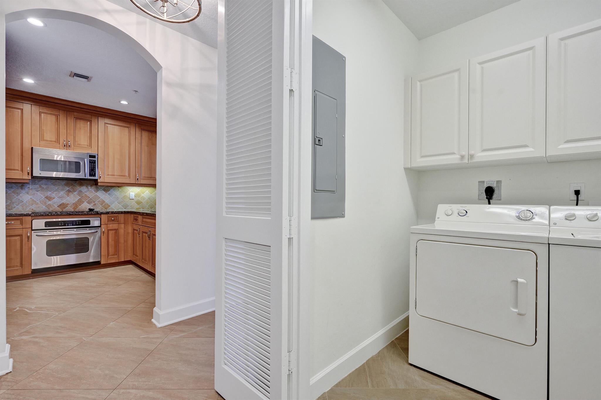 200 NE 2nd Avenue 410