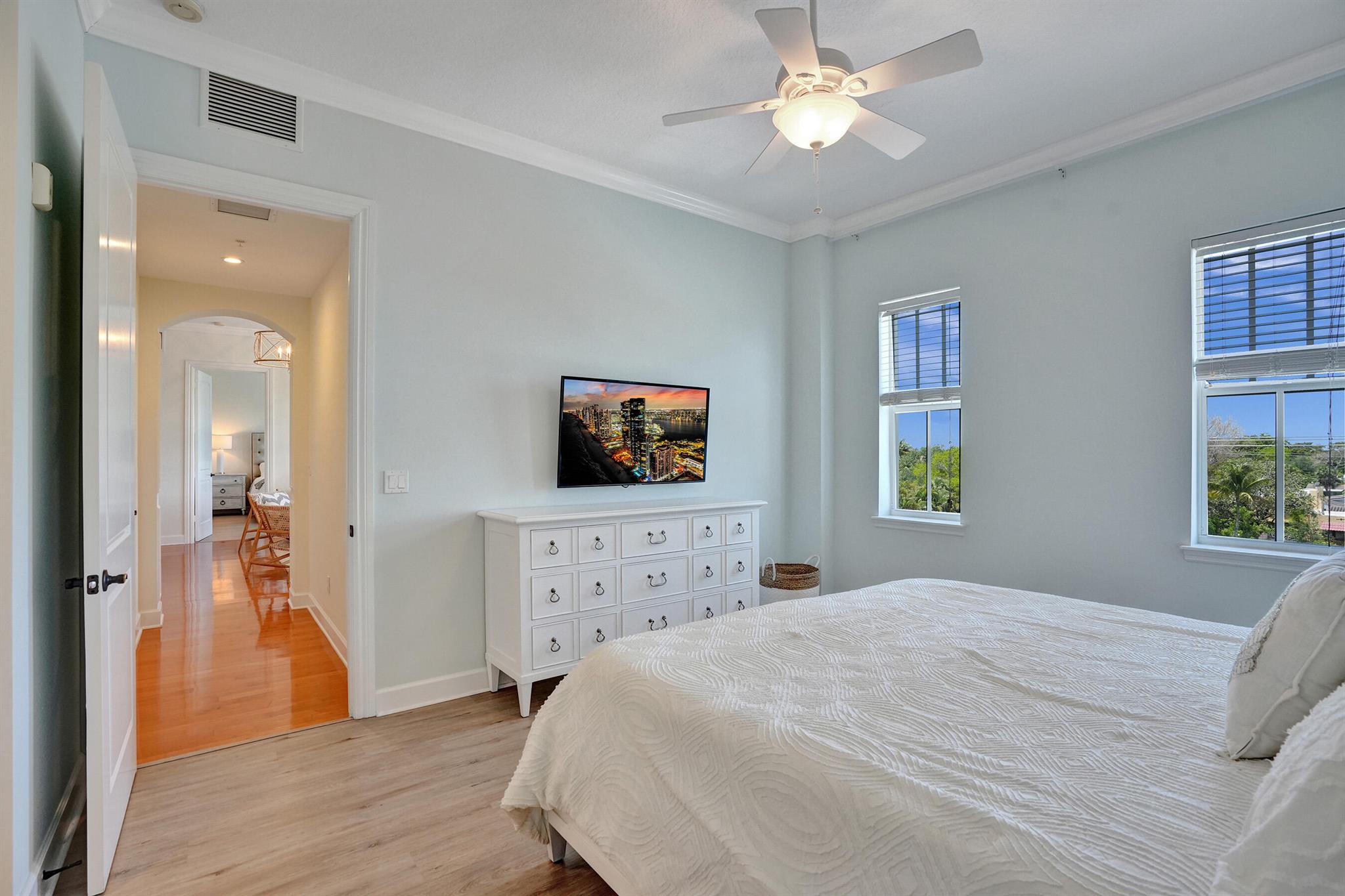 200 NE 2nd Avenue 410