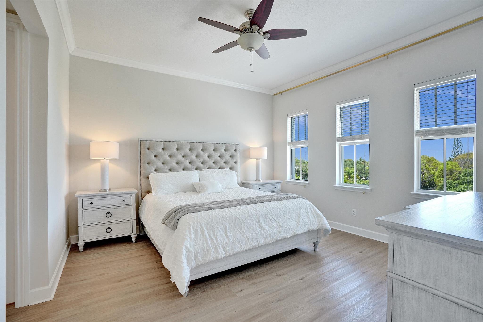 200 NE 2nd Avenue 410