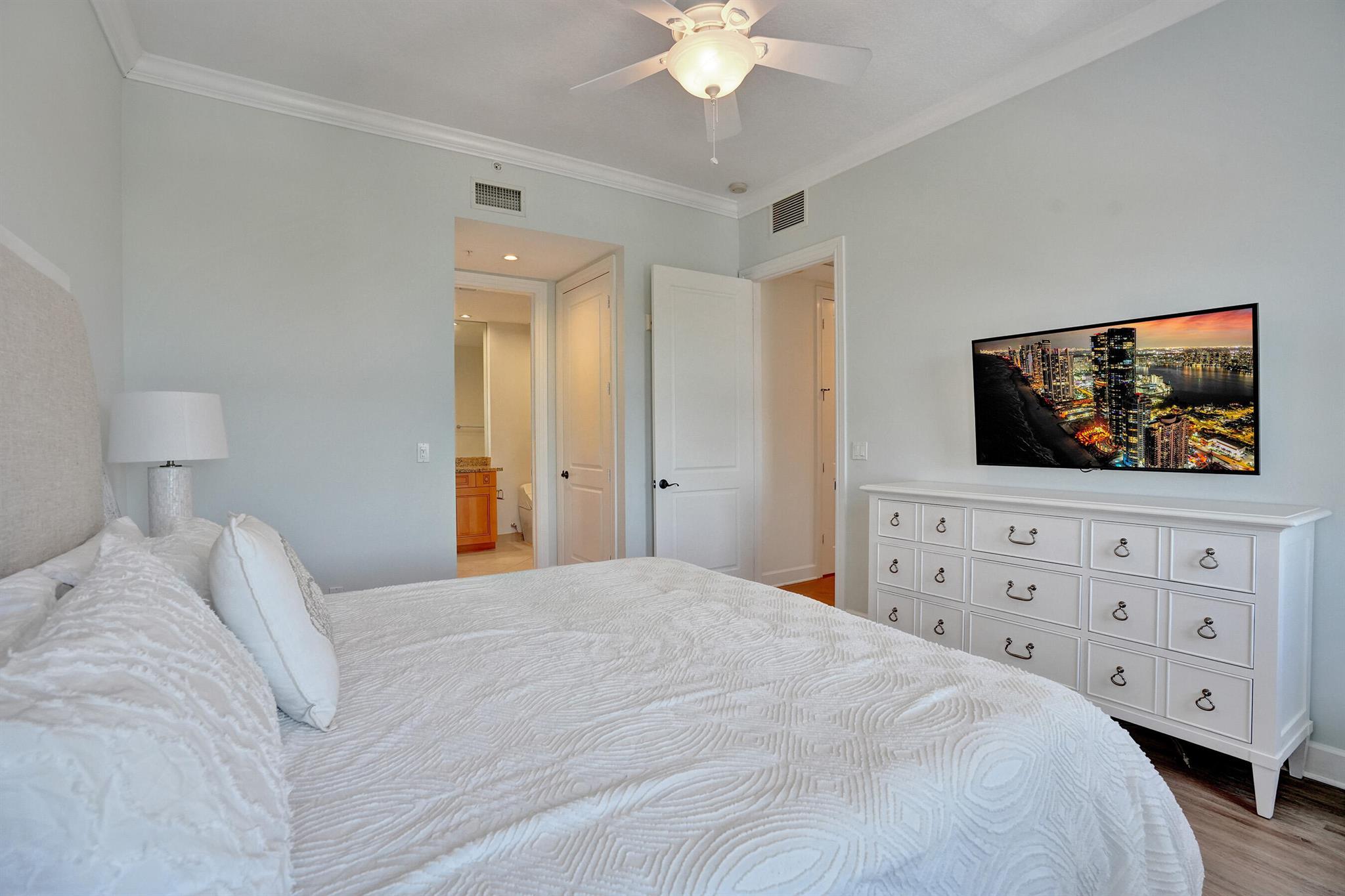 200 NE 2nd Avenue 410