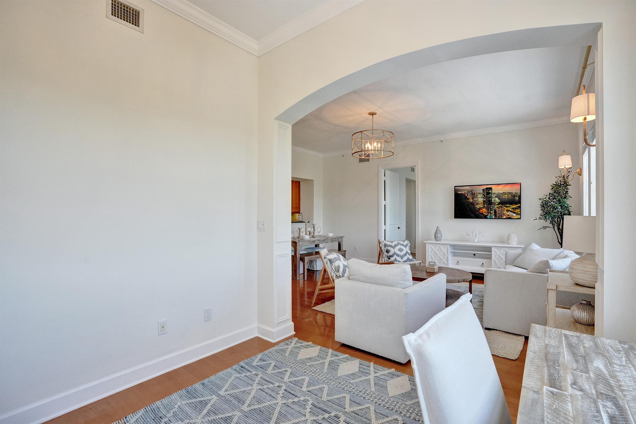 200 NE 2nd Avenue 410