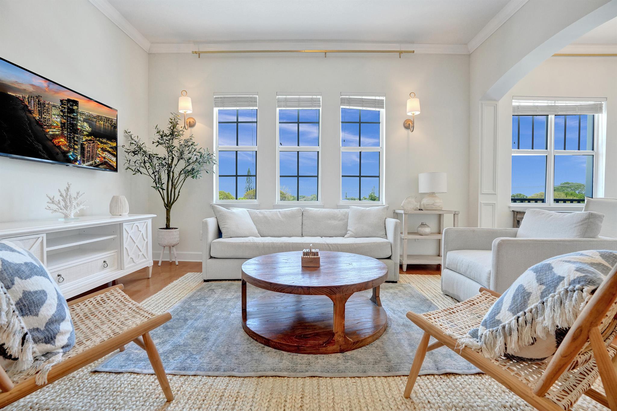 200 NE 2nd Avenue 410