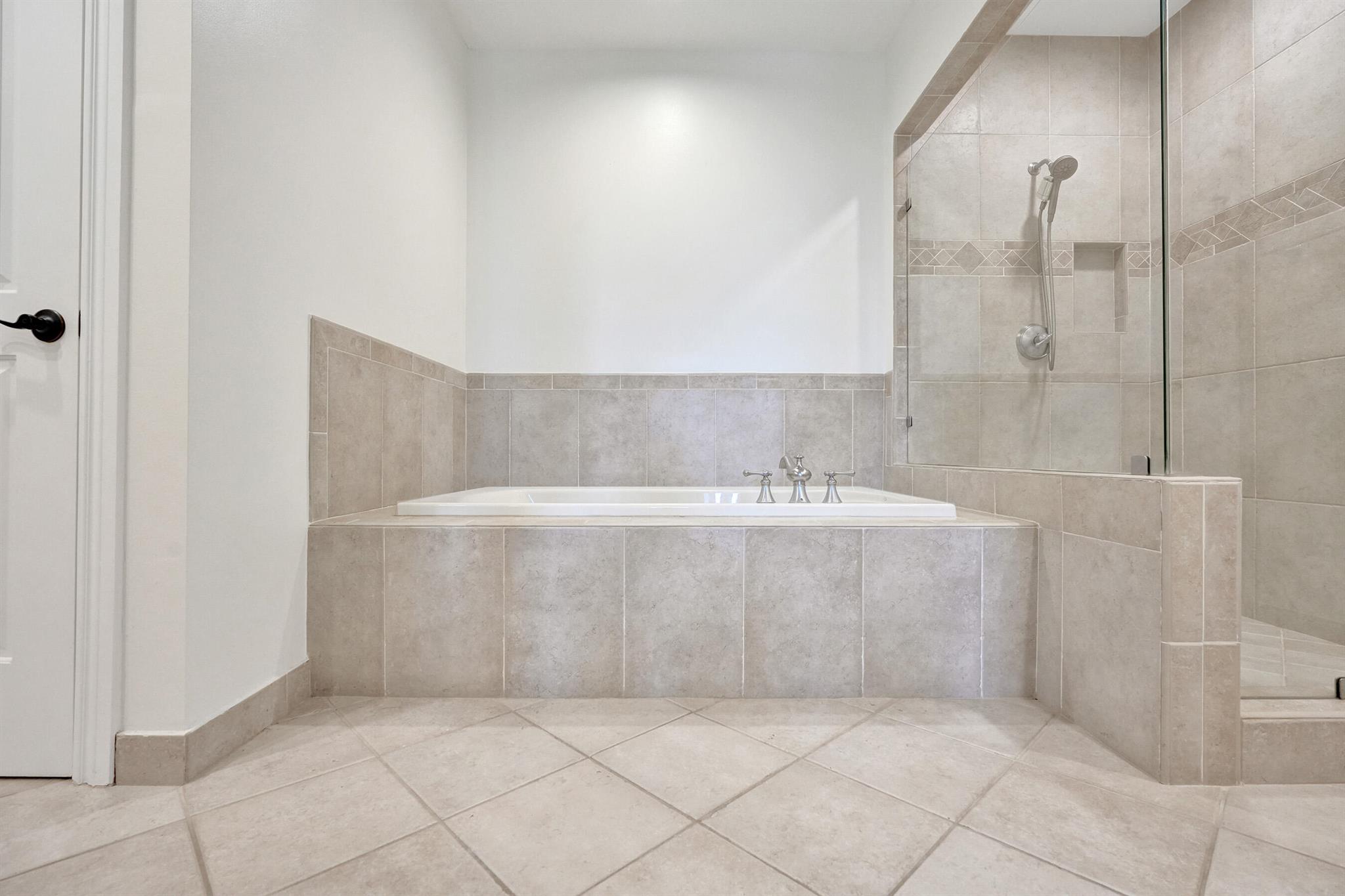 200 NE 2nd Avenue 410