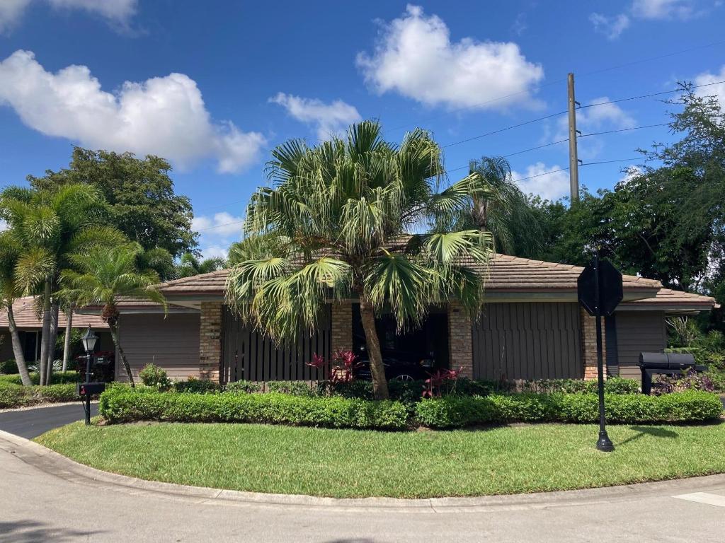 609 Cypress Key Drive, Atlantis