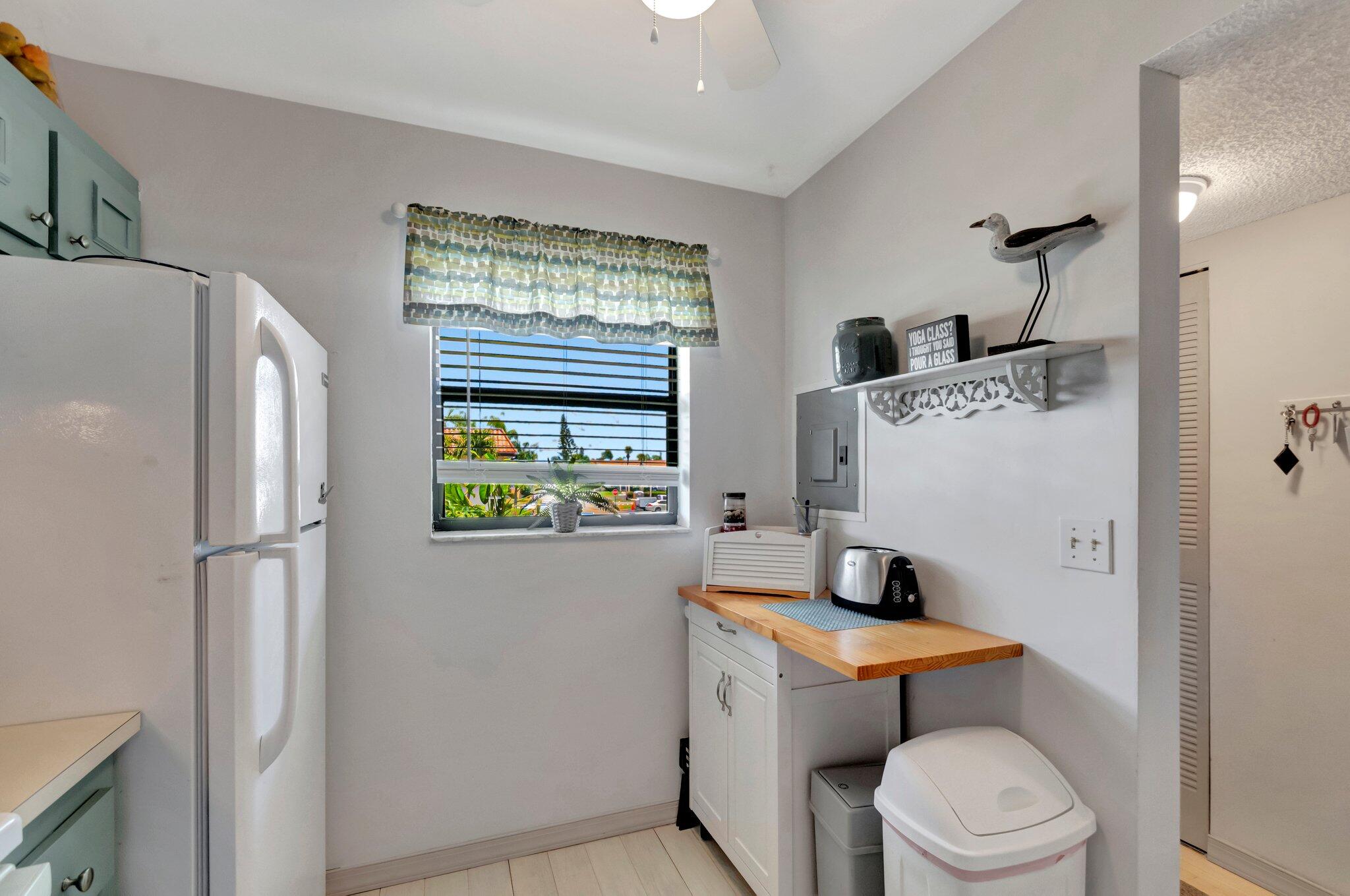 7202 Golf Colony Court 203, Lake Worth Unit: 203