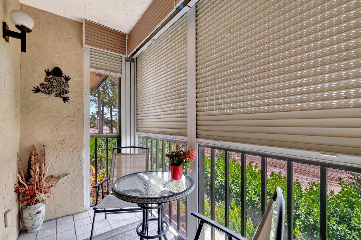 7202 Golf Colony Court 203, Lake Worth Unit: 203