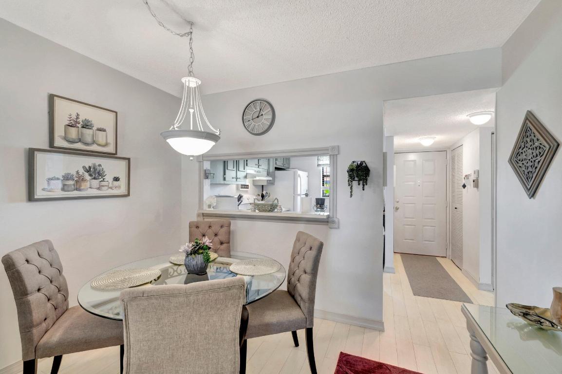 7202 Golf Colony Court 203, Lake Worth Unit: 203