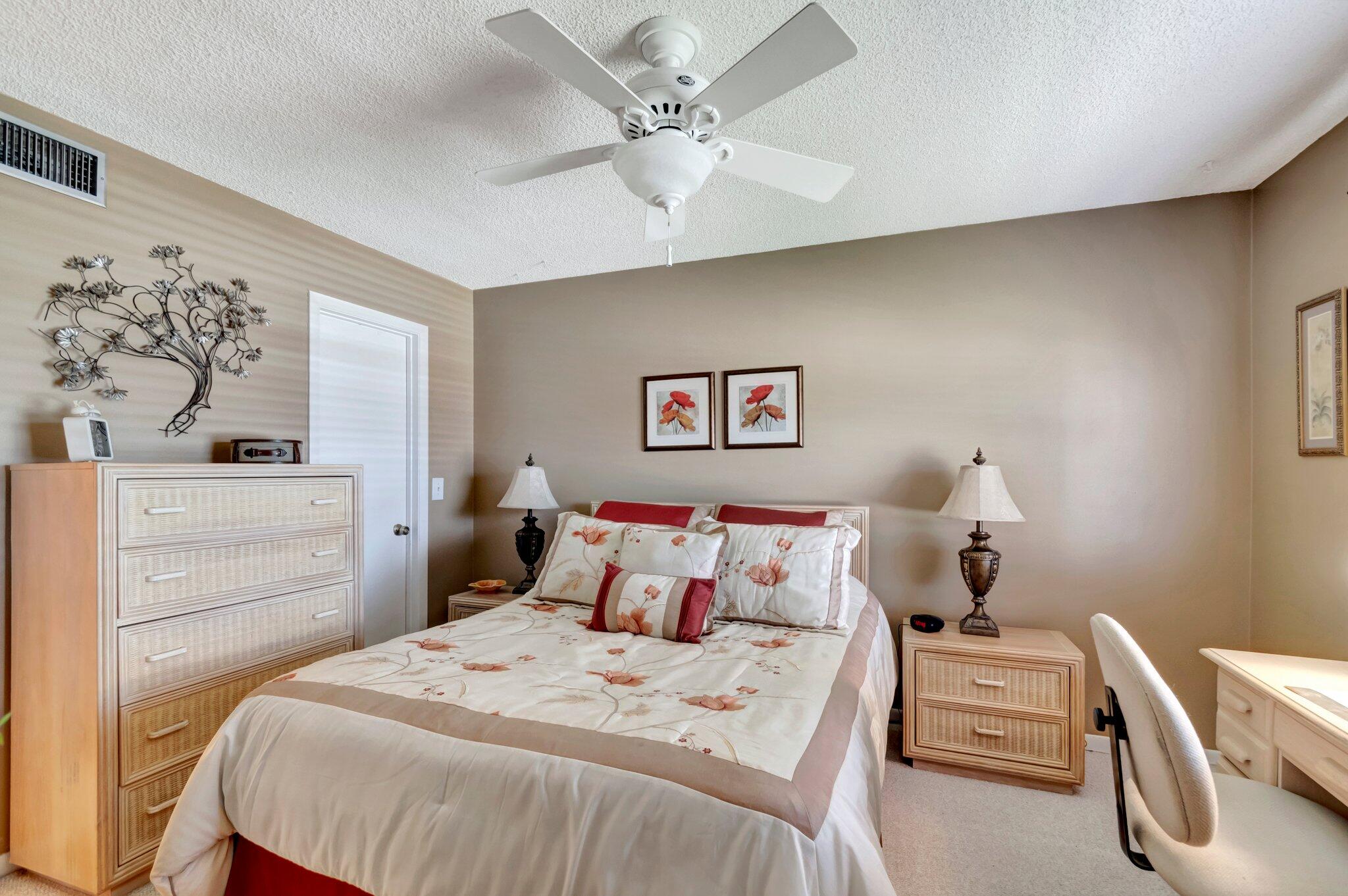 7202 Golf Colony Court 203, Lake Worth Unit: 203