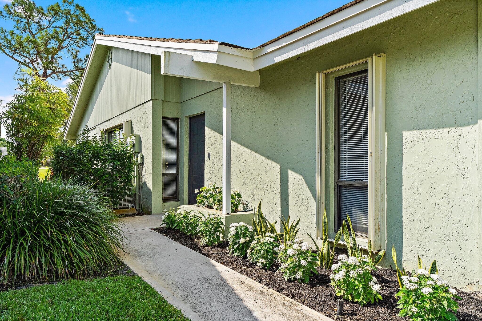 2711 SW Egret Pond Circle