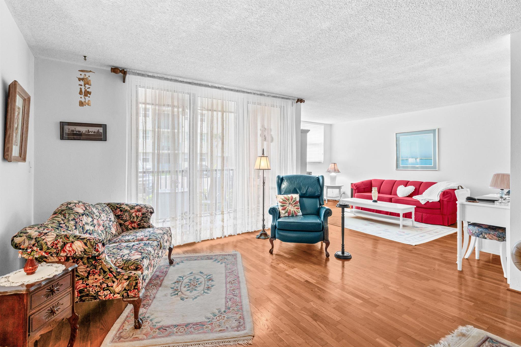 1237 Hillsboro Mile 101