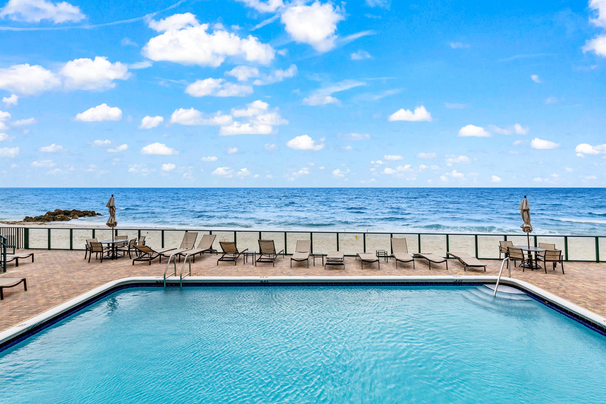 1237 Hillsboro Mile 101