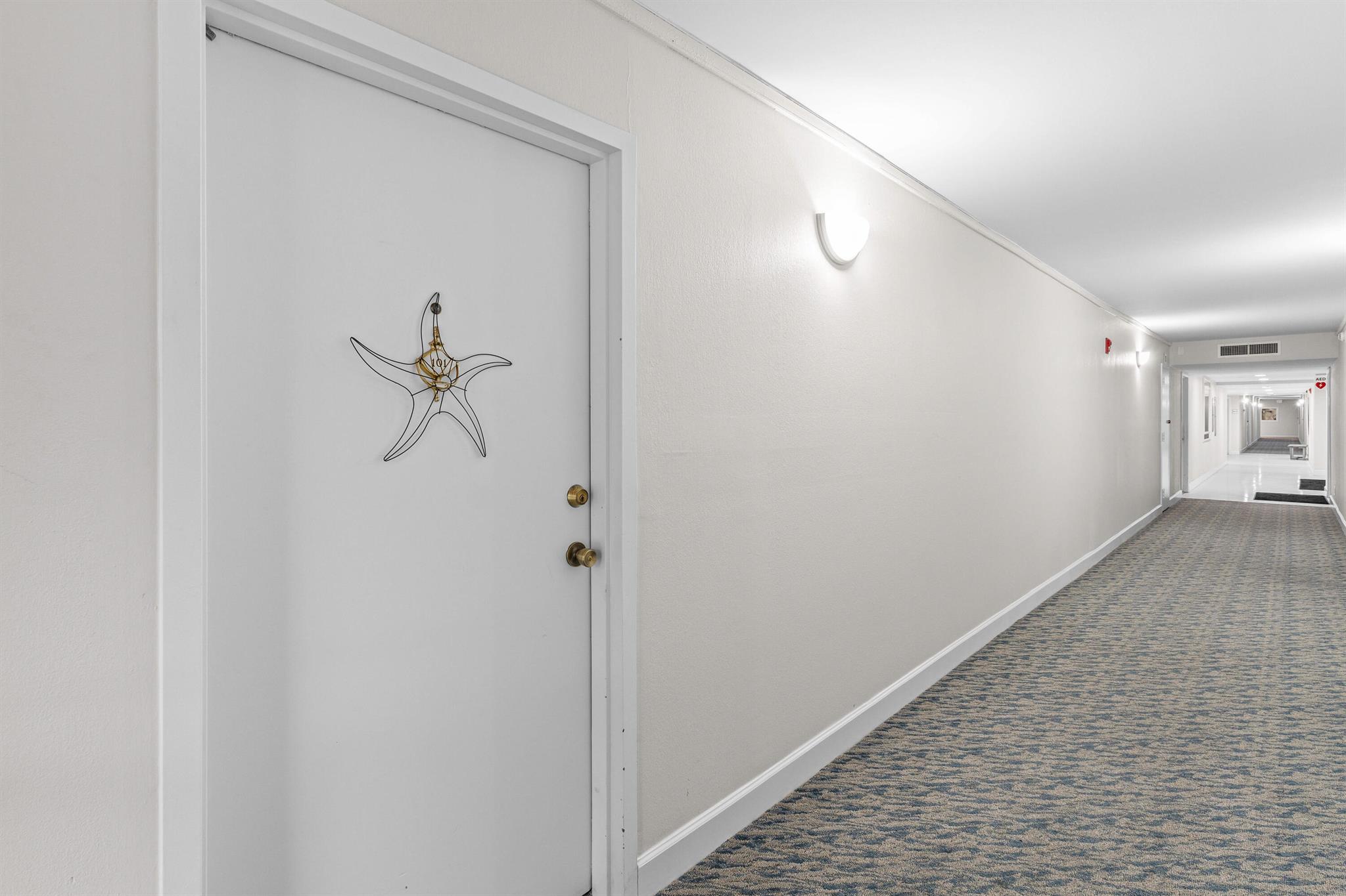 1237 Hillsboro Mile 101