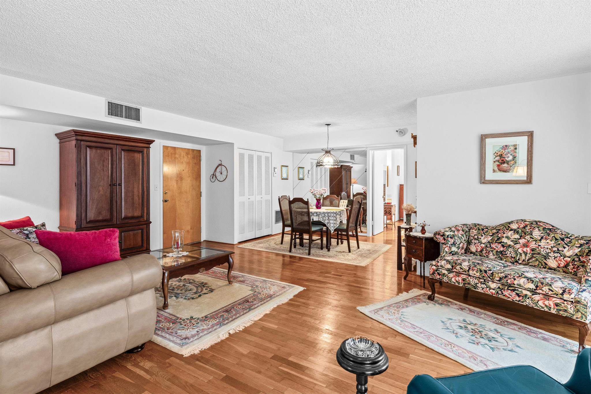 1237 Hillsboro Mile 101